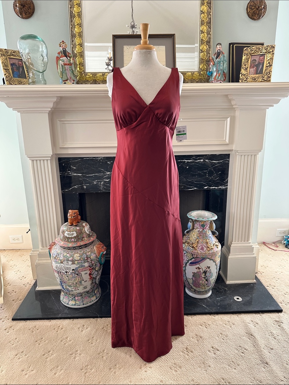 Morgan & Co. Sleeveless V-Neck Maxi Dress in Burgundy Red
